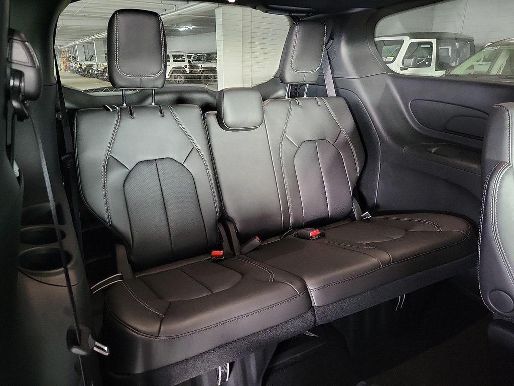 new 2025 Chrysler Pacifica car, priced at $34,774