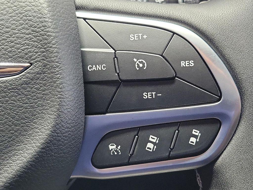 new 2025 Chrysler Pacifica car, priced at $34,774