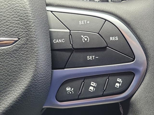 new 2025 Chrysler Pacifica car, priced at $41,752
