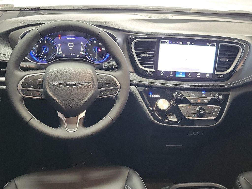 new 2025 Chrysler Pacifica car, priced at $34,774