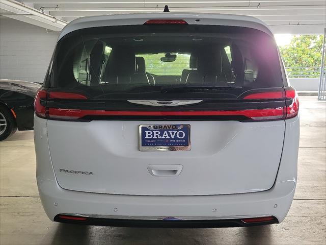 new 2025 Chrysler Pacifica car, priced at $41,752