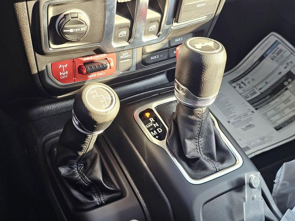 new 2025 Jeep Wrangler car, priced at $40,591