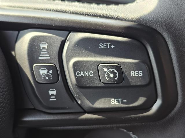 new 2025 Jeep Wrangler car, priced at $47,195