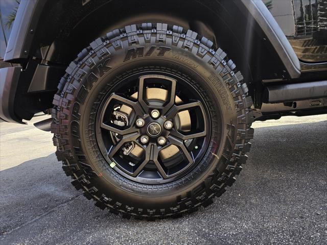 new 2025 Jeep Wrangler car, priced at $47,195