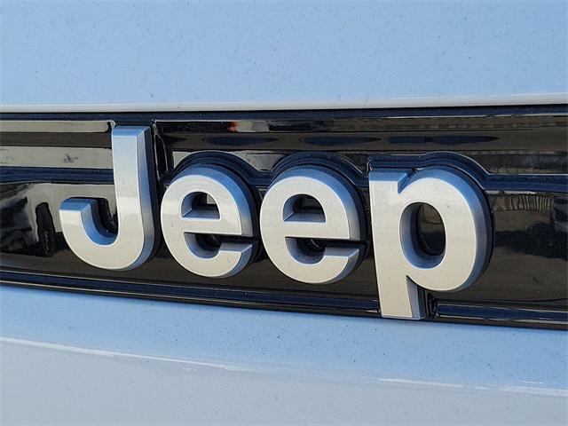 new 2025 Jeep Grand Cherokee car, priced at $33,495