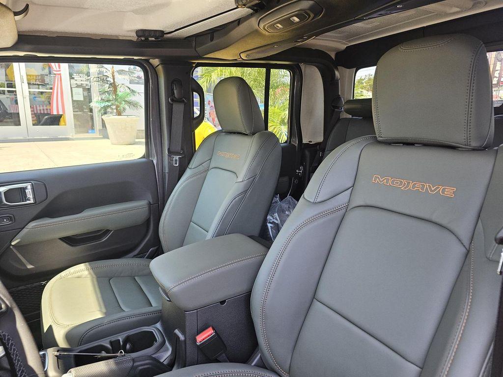 new 2025 Jeep Gladiator car, priced at $46,190