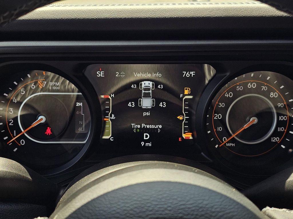 new 2025 Jeep Gladiator car, priced at $46,190