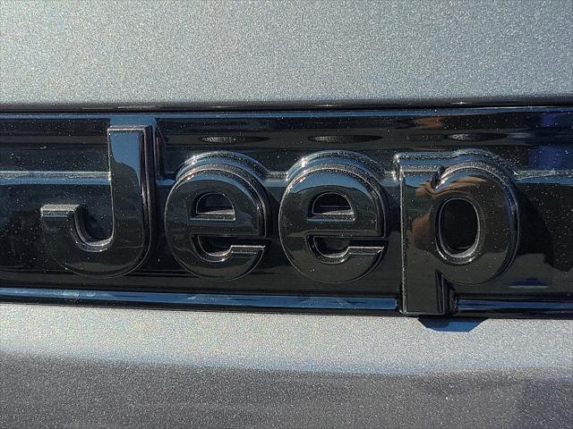 new 2025 Jeep Grand Cherokee car, priced at $35,995