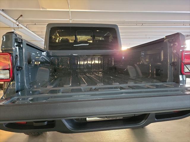 new 2025 Jeep Gladiator car, priced at $42,980