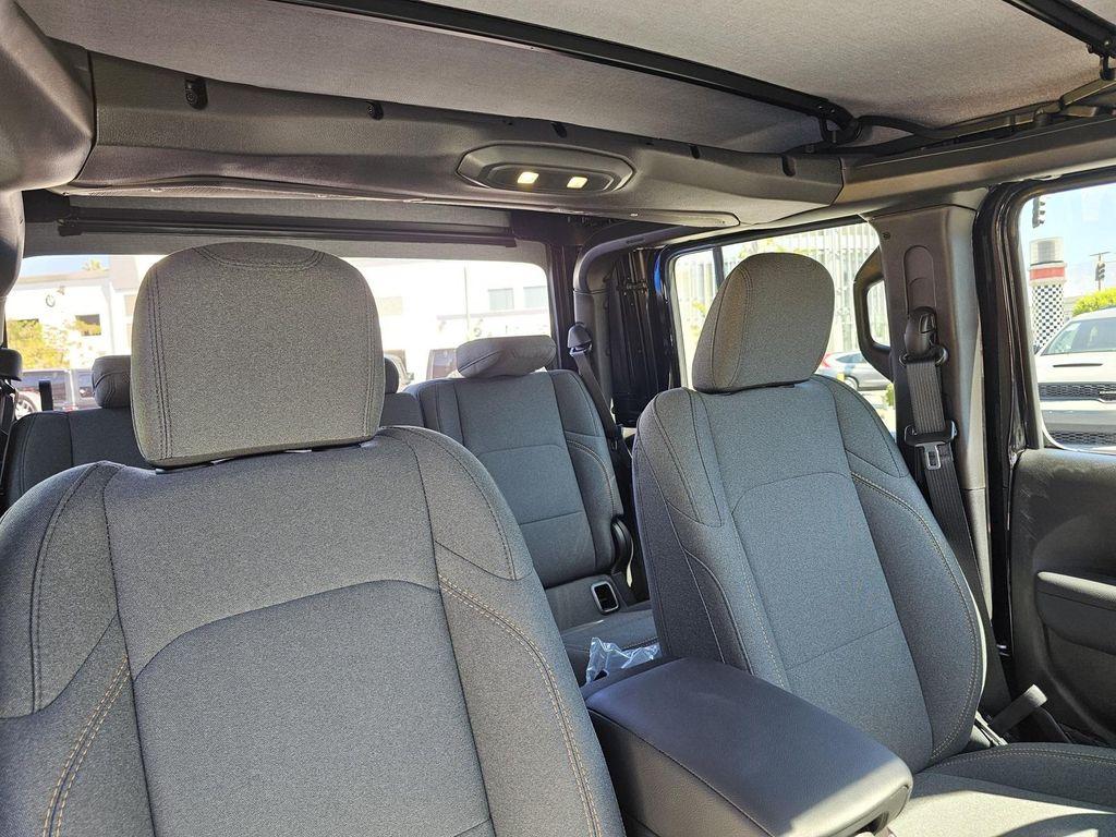 new 2025 Jeep Gladiator car, priced at $30,599