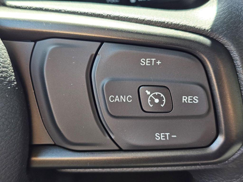 new 2025 Jeep Gladiator car, priced at $30,599