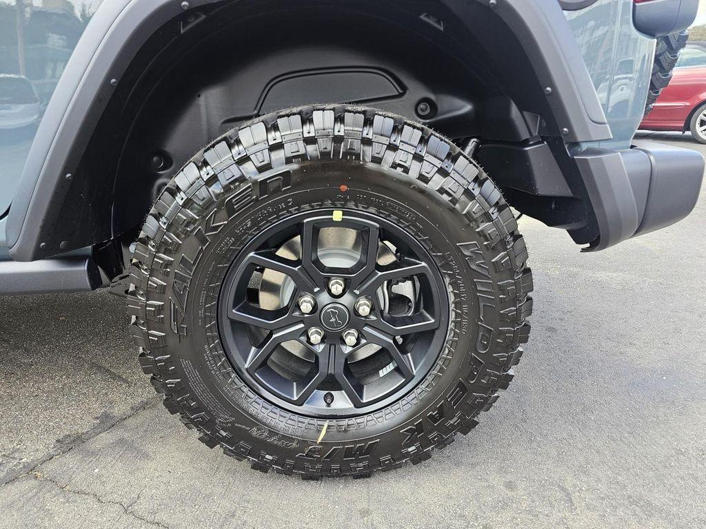 new 2025 Jeep Wrangler car, priced at $45,580