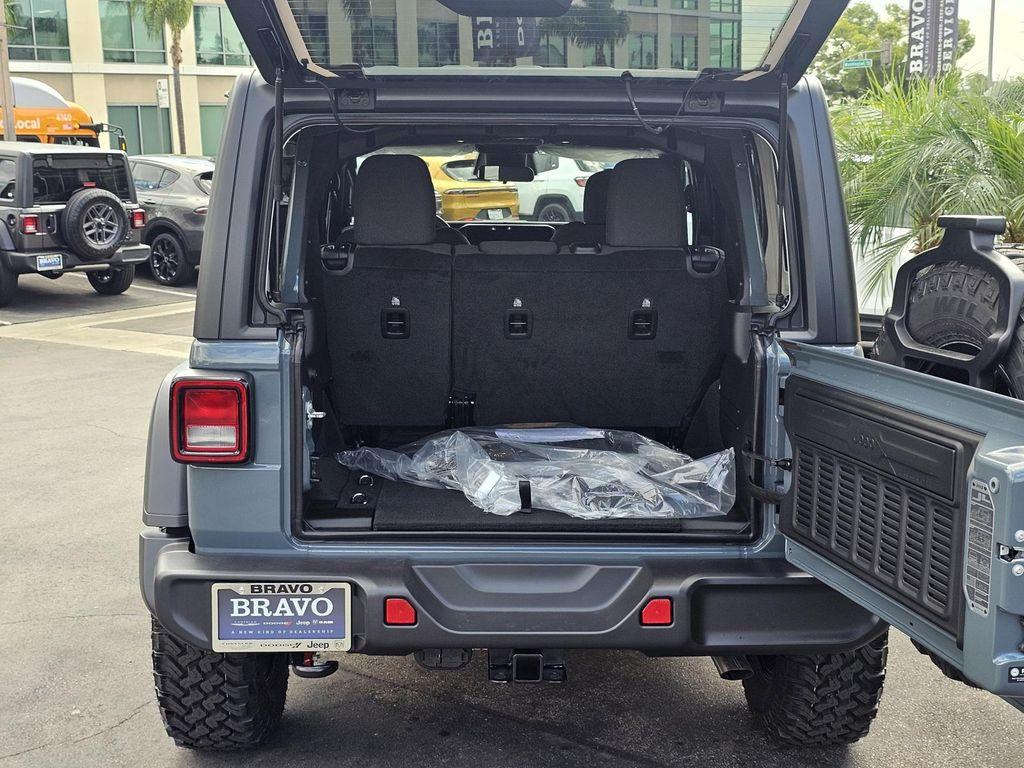 new 2025 Jeep Wrangler car, priced at $45,580