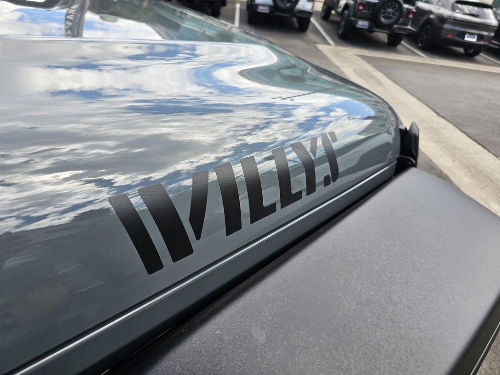 new 2025 Jeep Wrangler car, priced at $45,580