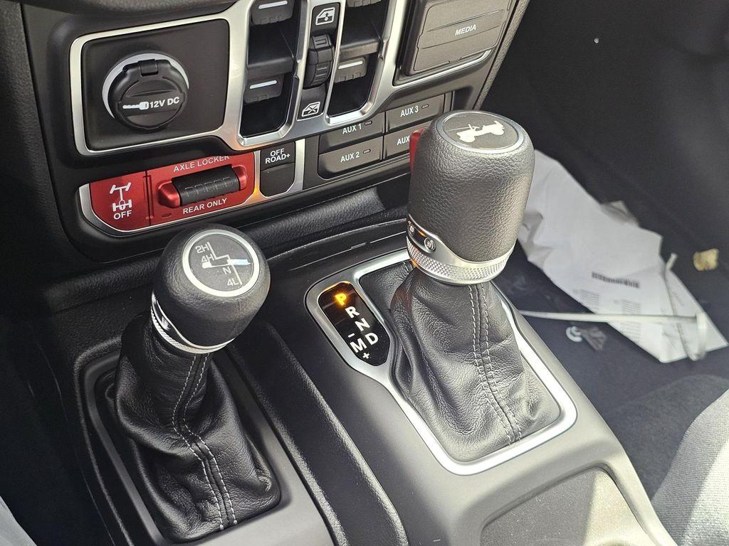 new 2025 Jeep Wrangler car, priced at $45,580