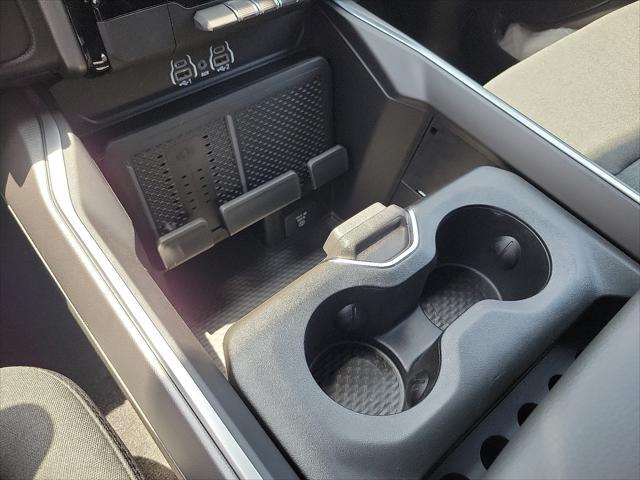 new 2025 Ram 1500 car, priced at $43,995