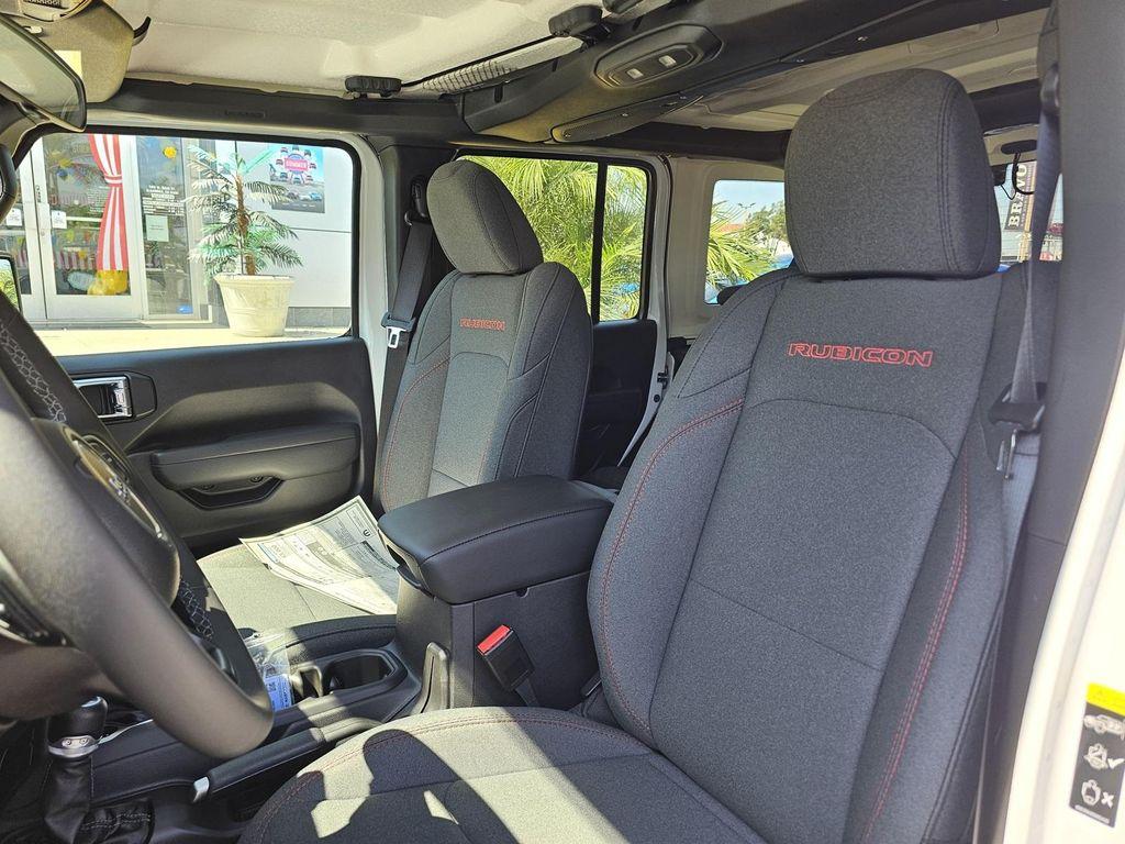 new 2025 Jeep Wrangler car, priced at $48,989
