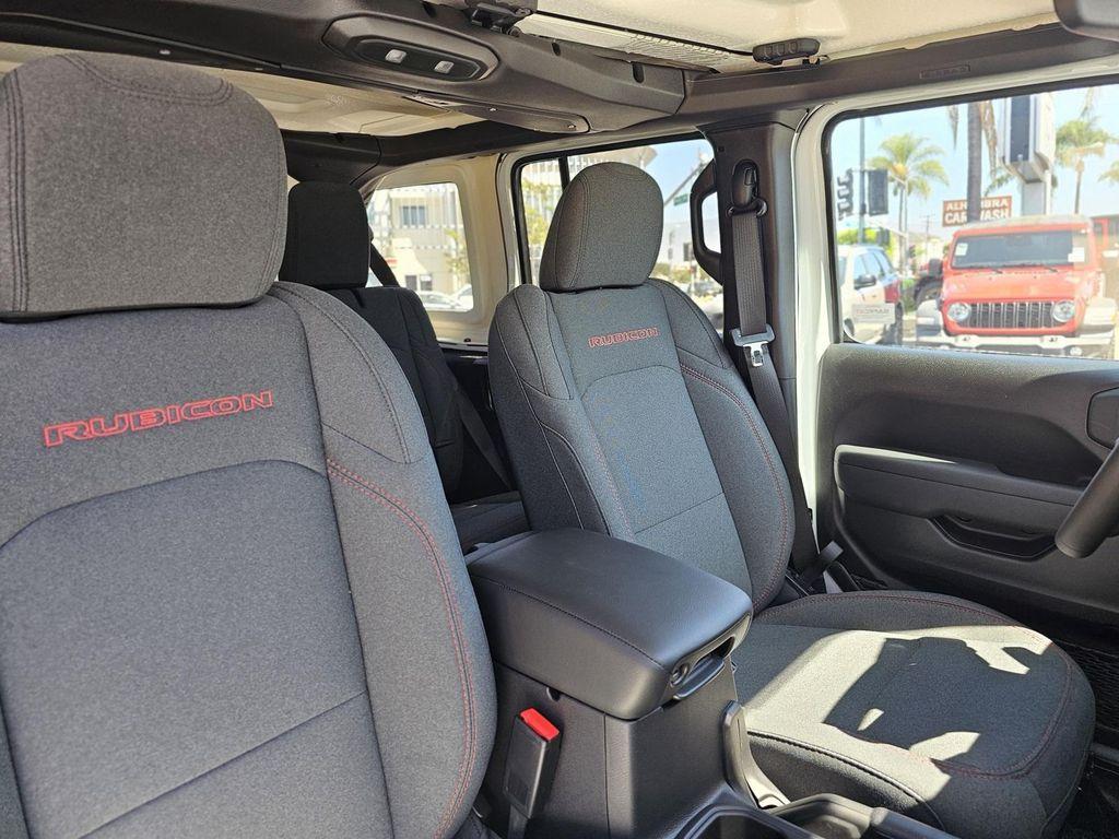 new 2025 Jeep Wrangler car, priced at $48,989