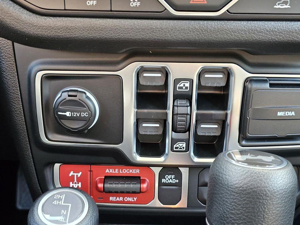 new 2025 Jeep Wrangler car, priced at $50,075