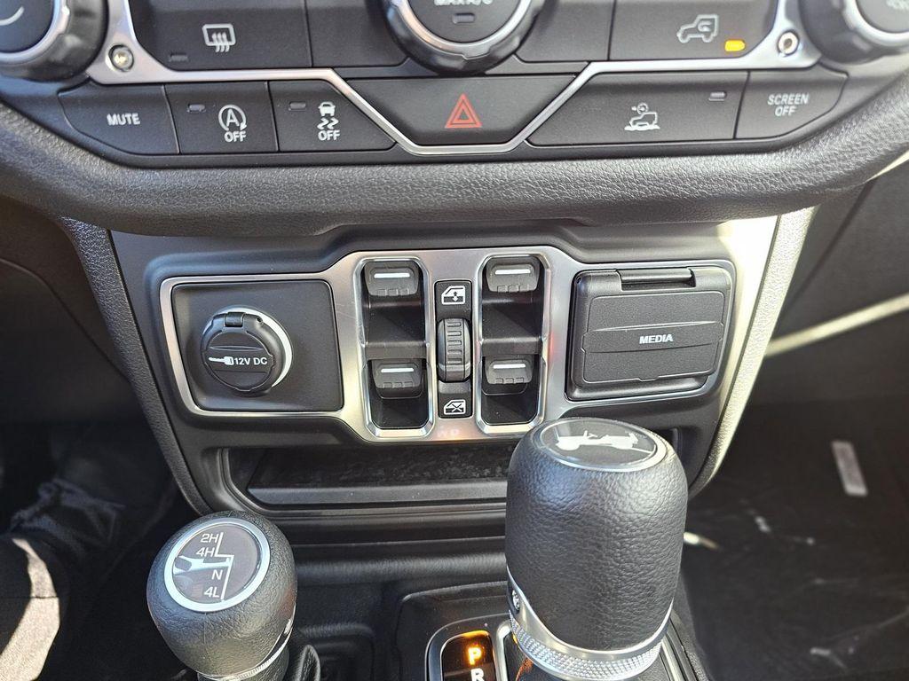 new 2025 Jeep Wrangler car, priced at $37,990