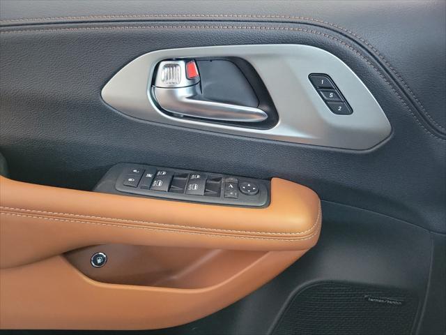 new 2025 Chrysler Pacifica car, priced at $44,256