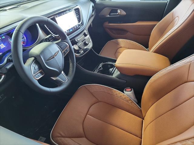 new 2025 Chrysler Pacifica car, priced at $44,256