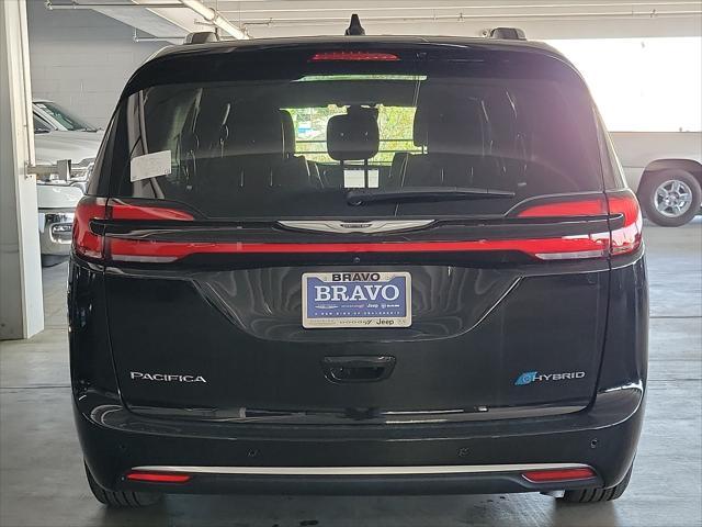 new 2025 Chrysler Pacifica car, priced at $44,256