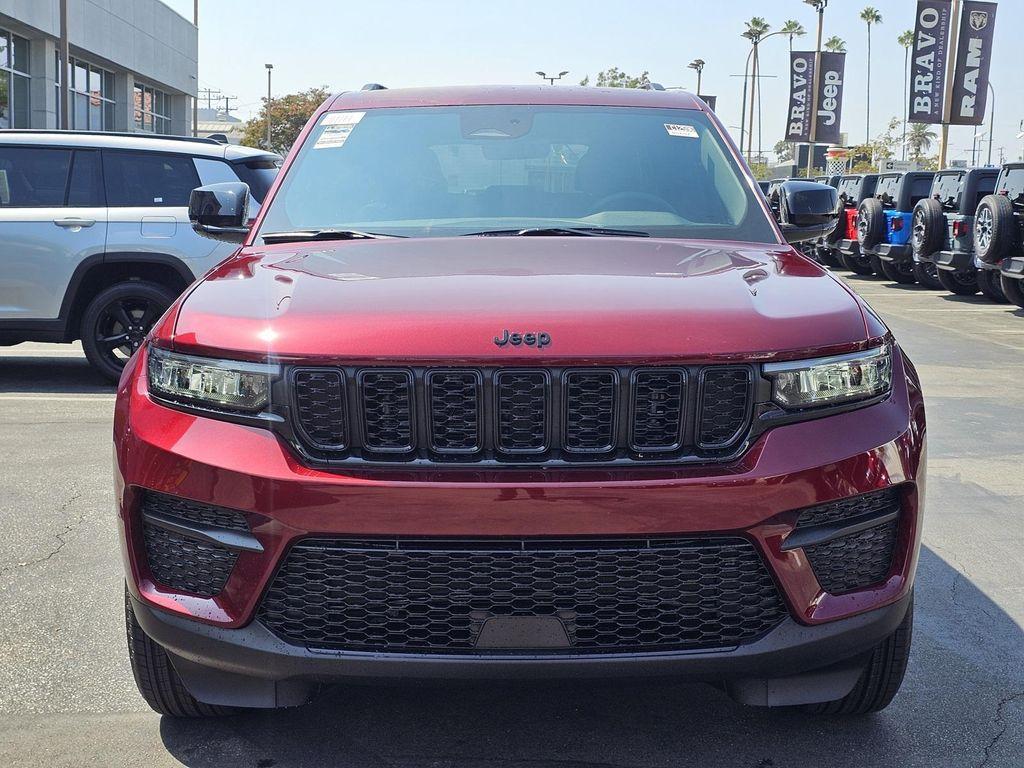 new 2025 Jeep Grand Cherokee car, priced at $33,595