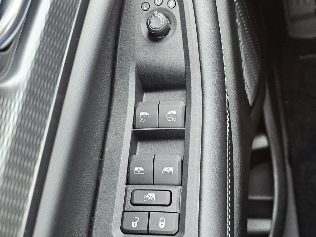new 2025 Jeep Grand Cherokee car, priced at $33,595