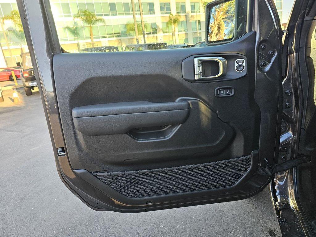 new 2025 Jeep Wrangler car, priced at $41,680