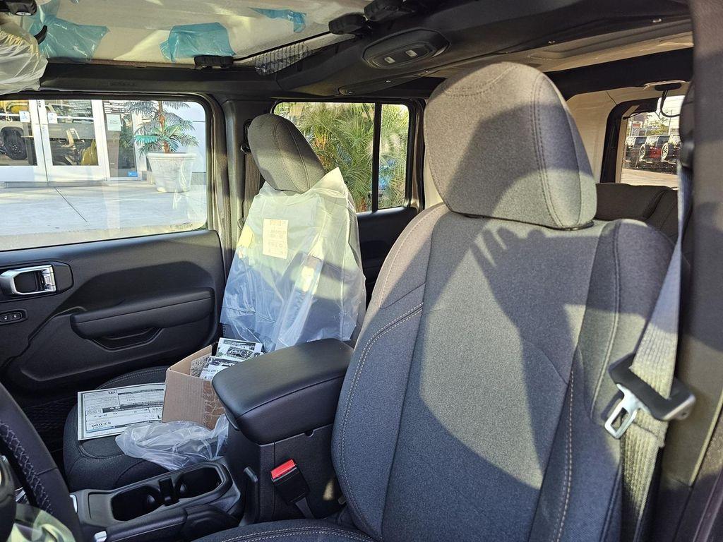 new 2025 Jeep Wrangler car, priced at $41,680
