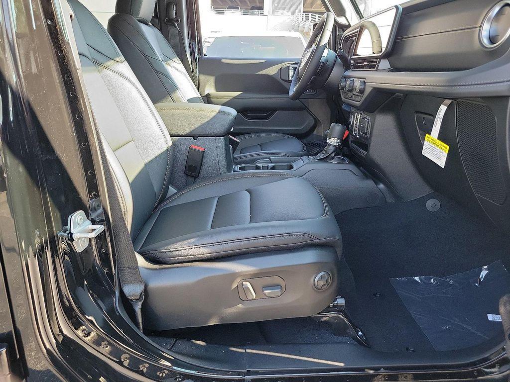 new 2025 Jeep Wrangler car, priced at $45,995