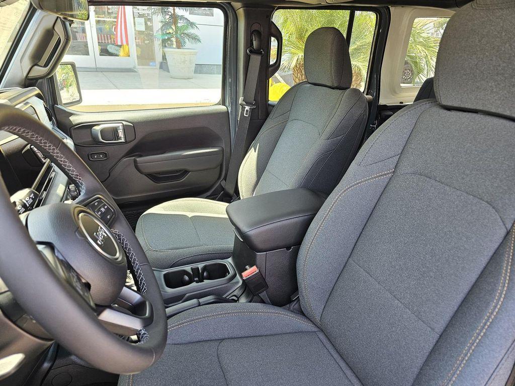 new 2025 Jeep Wrangler car, priced at $39,995