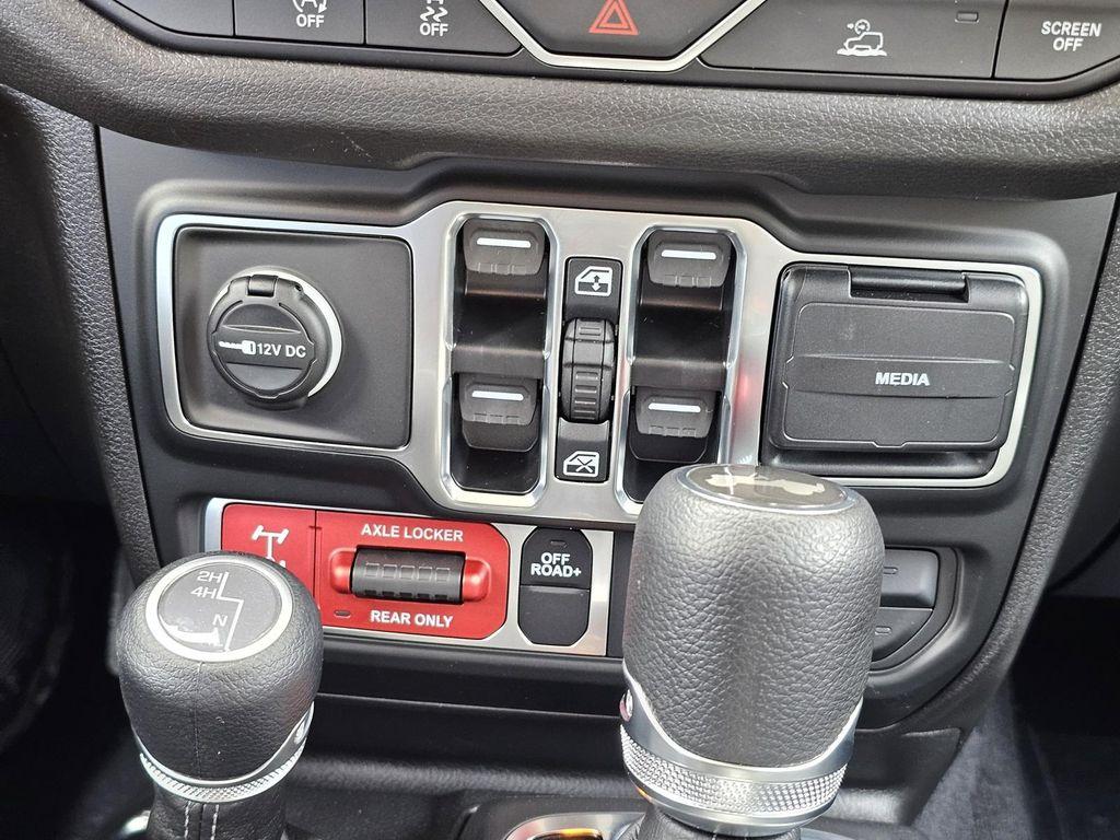 new 2025 Jeep Wrangler car, priced at $41,995