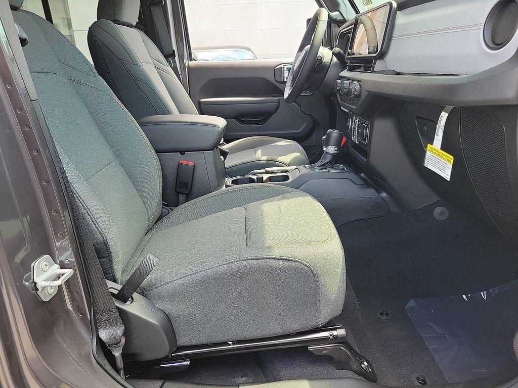 new 2025 Jeep Wrangler car, priced at $36,979