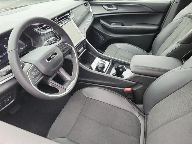 new 2025 Jeep Grand Cherokee car, priced at $38,334