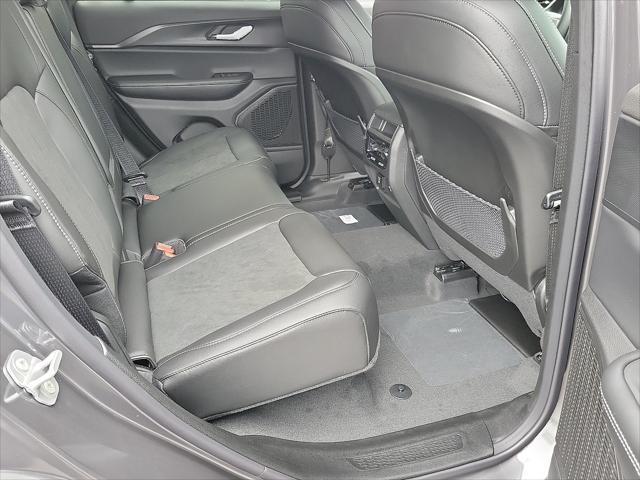 new 2025 Jeep Grand Cherokee car, priced at $38,334