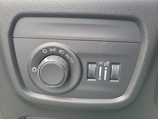 new 2025 Jeep Grand Cherokee car, priced at $38,334