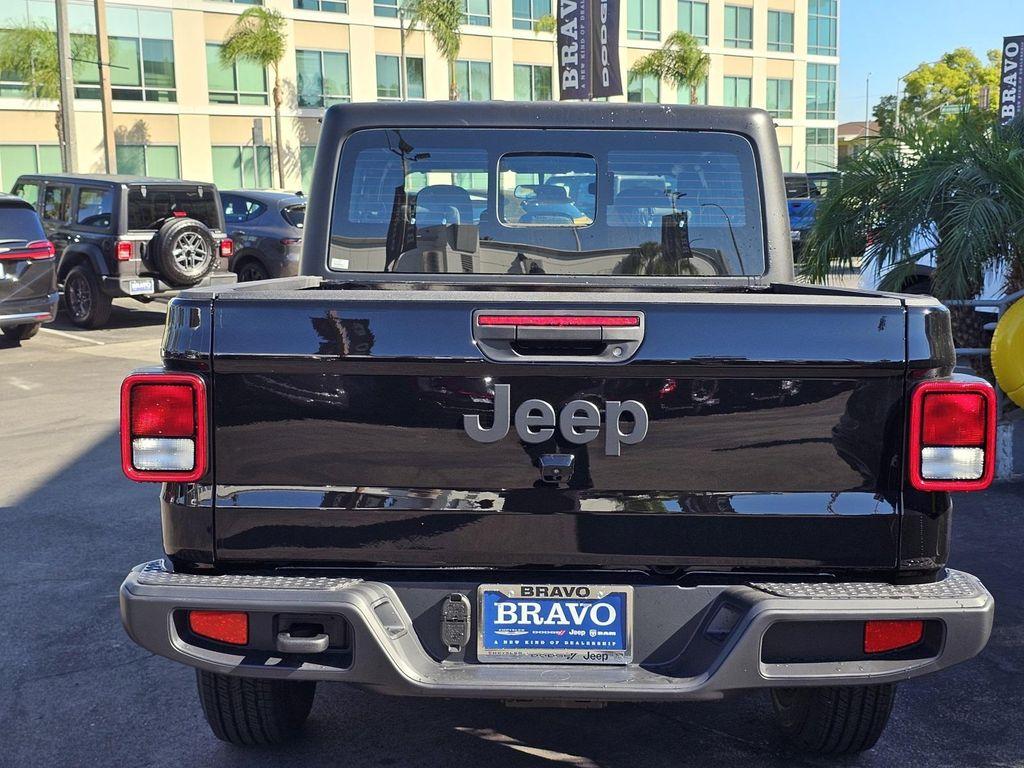 new 2025 Jeep Gladiator car, priced at $38,135