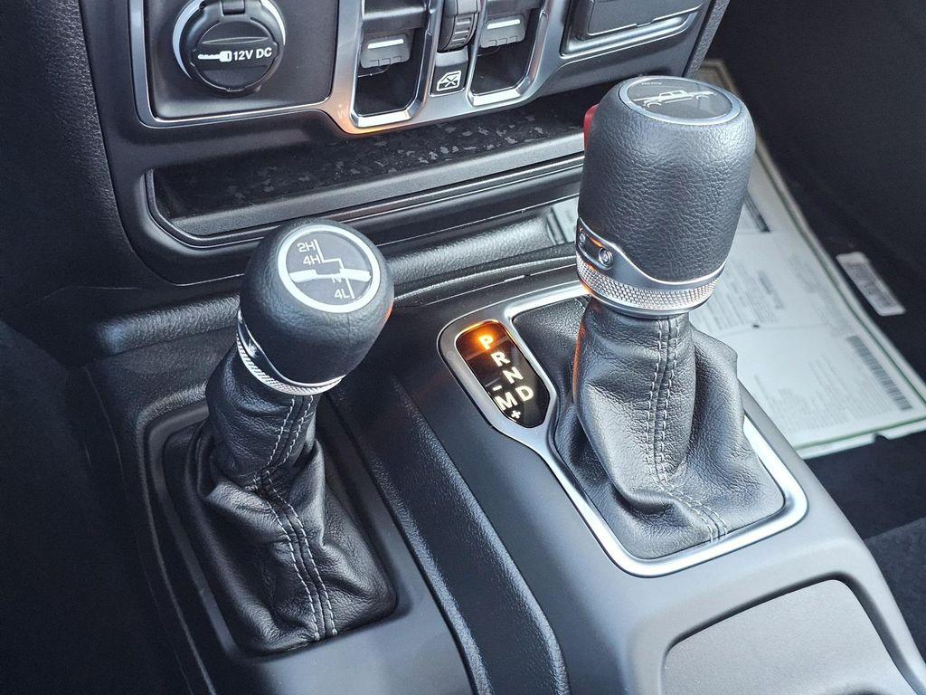 new 2025 Jeep Gladiator car, priced at $38,135