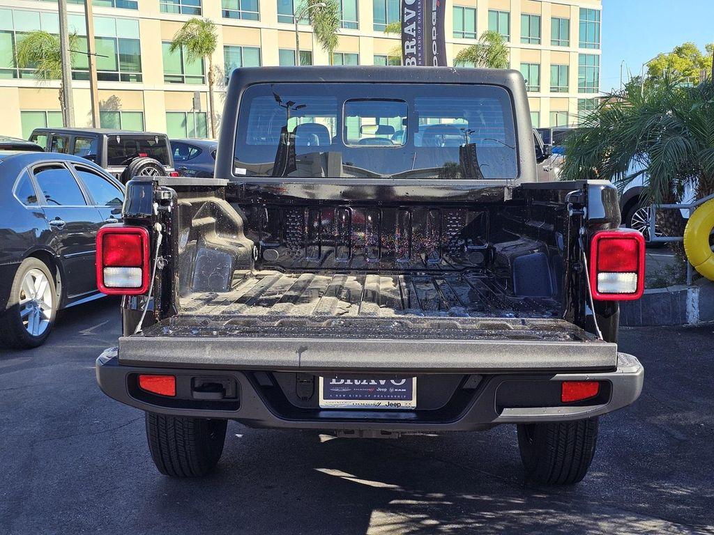 new 2025 Jeep Gladiator car, priced at $38,135