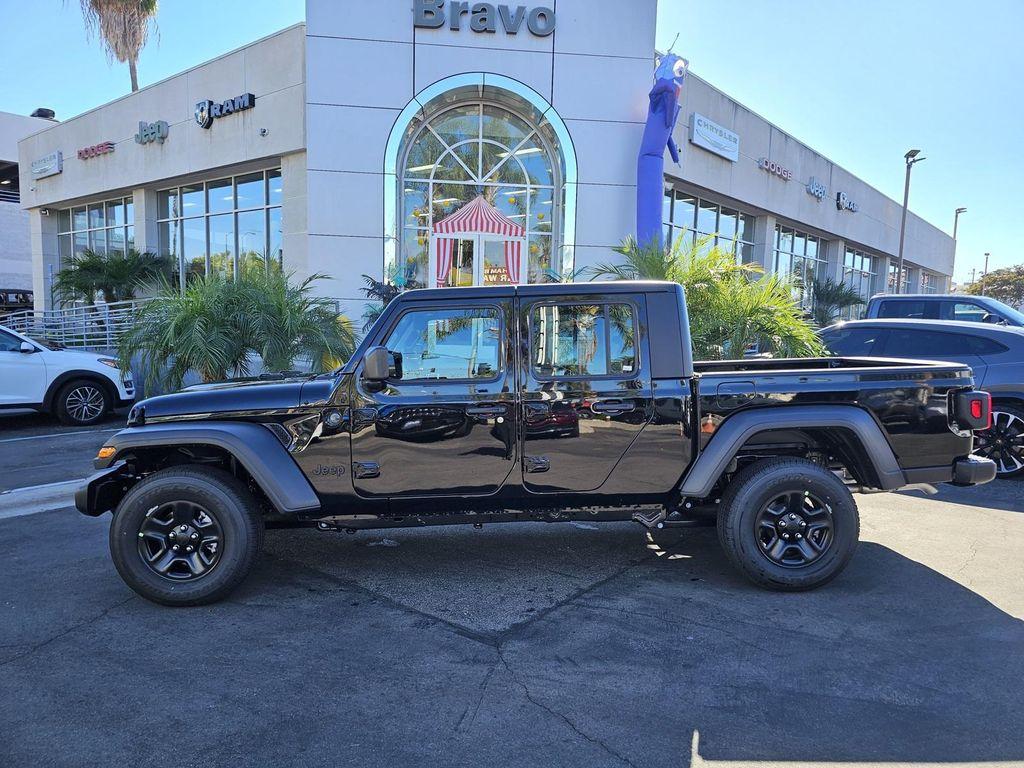 new 2025 Jeep Gladiator car, priced at $38,135