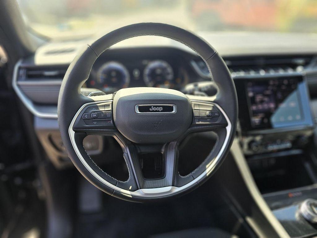 new 2025 Jeep Grand Cherokee L car, priced at $32,995