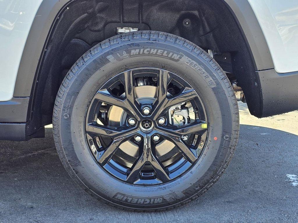 new 2025 Jeep Grand Cherokee car, priced at $34,995