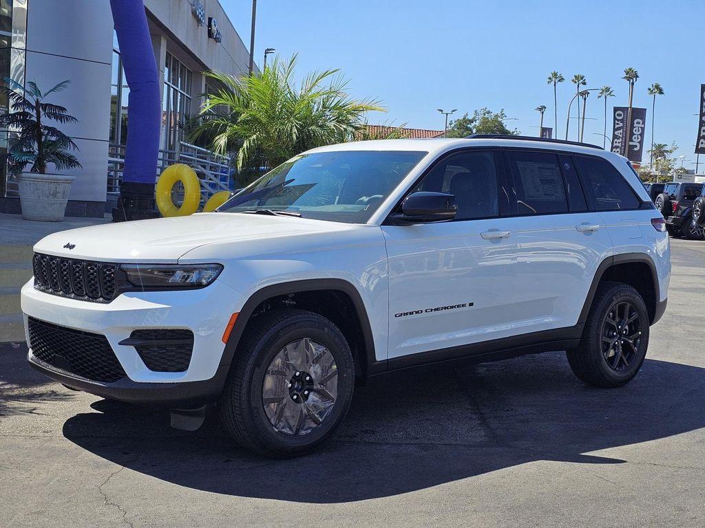 new 2025 Jeep Grand Cherokee car, priced at $34,995