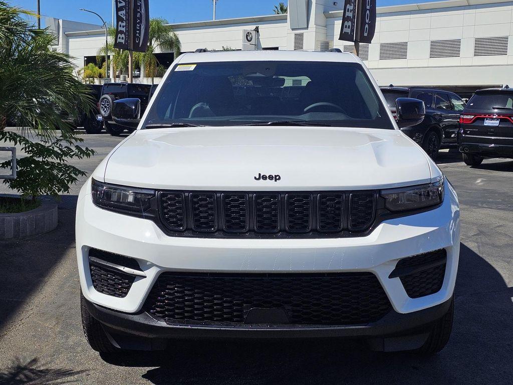 new 2025 Jeep Grand Cherokee car, priced at $34,995