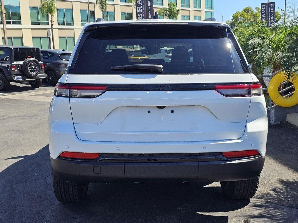 new 2025 Jeep Grand Cherokee car, priced at $34,995
