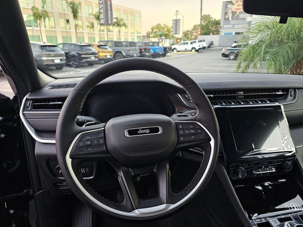 new 2025 Jeep Grand Cherokee L car, priced at $40,980