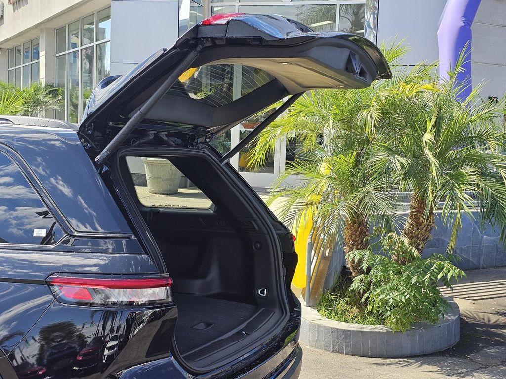 new 2025 Jeep Grand Cherokee car, priced at $34,980