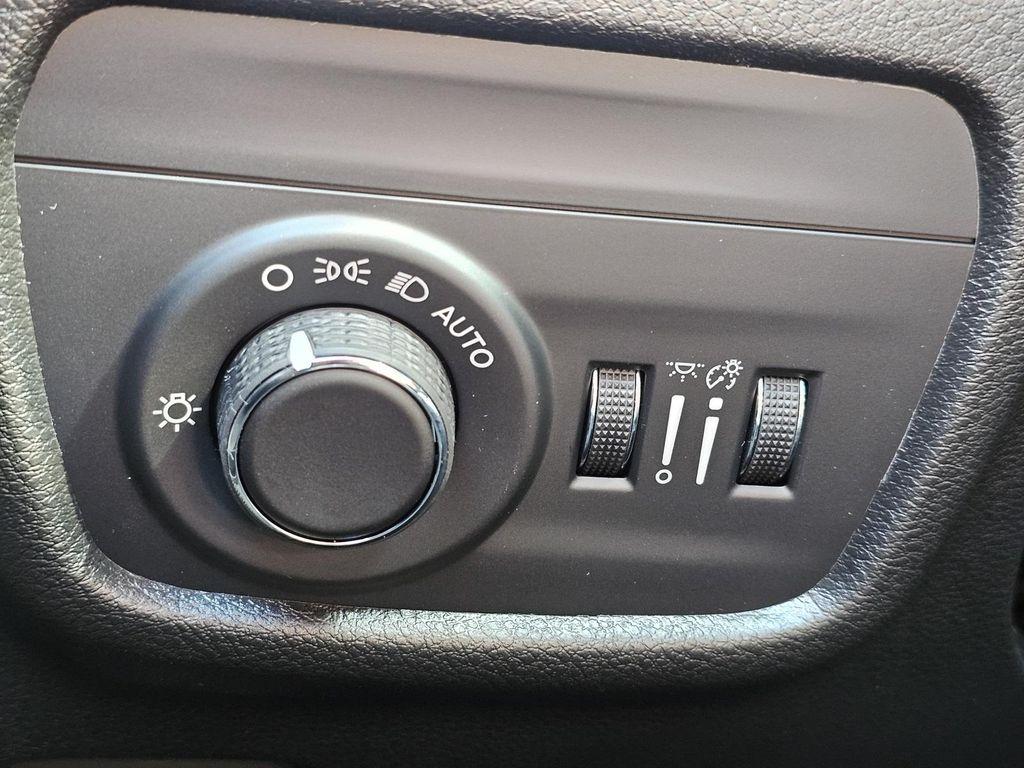 new 2025 Jeep Grand Cherokee car, priced at $34,980